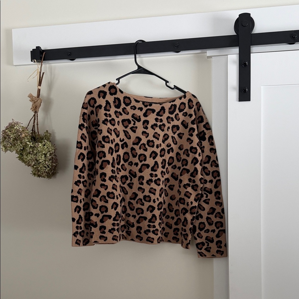 Tahari Tan and Black Patterned Sweater